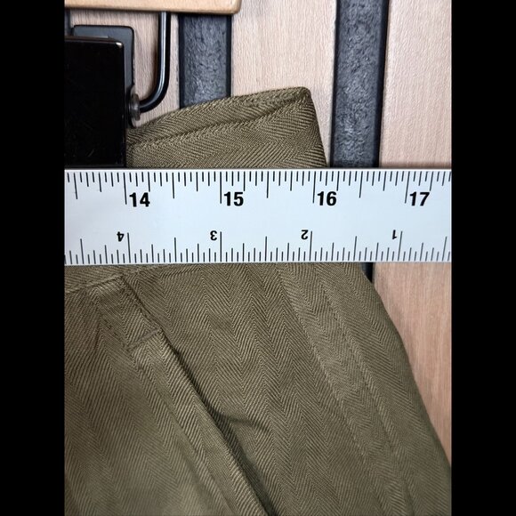 Tommy Bahama Shorts 33 Womens Beige 100% Silk 7.5" Inseam - Picture 3 of 8